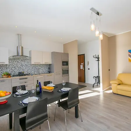 Sleeps 6 Air Con *