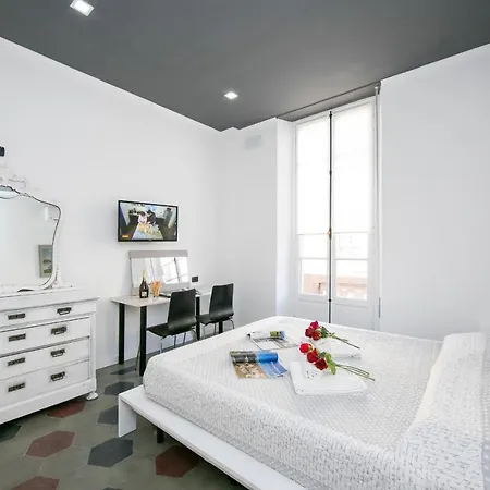 Sleeps 6 Air Con דירה