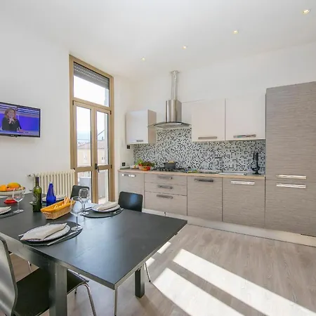 Sleeps 6 Air Con מנאג'יו