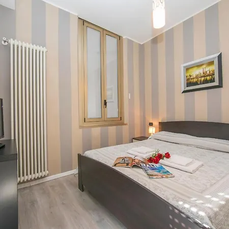 דירה Sleeps 6 Air Con *